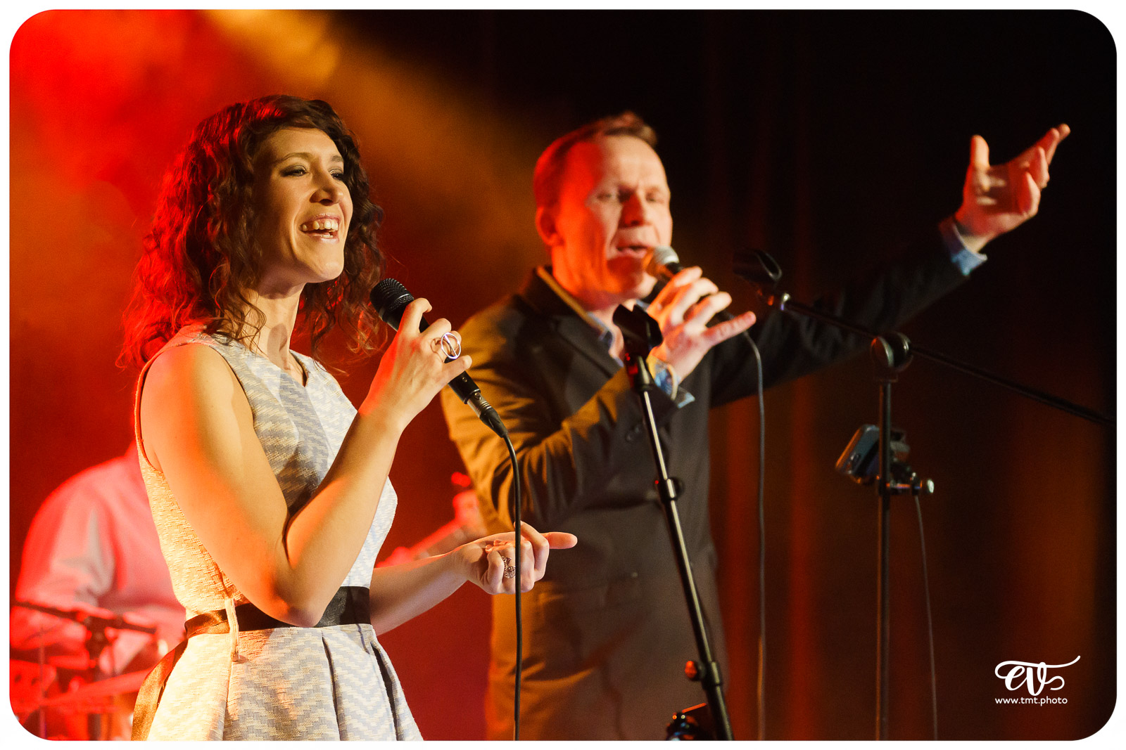 SERGE, ELEGANCE ACOUSTIQUE